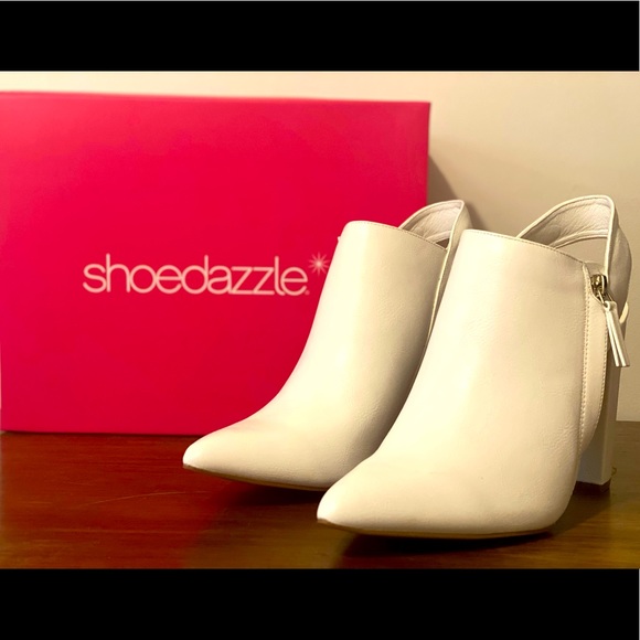 Shoe Dazzle Shoes - ❤️ ShoeDazzle White Booties!